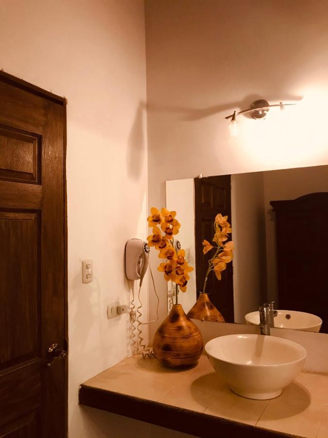 Luna Maya Antigua Kültér fotó